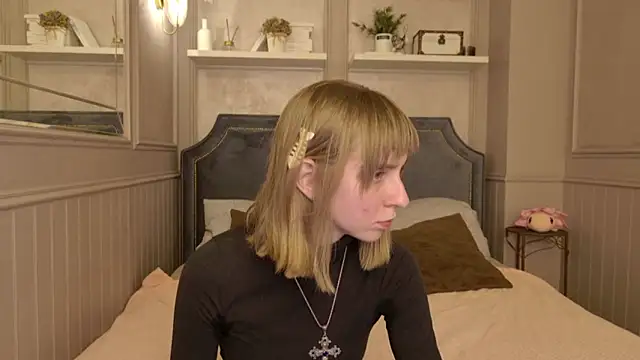 Snapshot of Beverly_Gomes chatting on 7, 10, 2025 Beverly Gomes online show from 7, 10, 2025