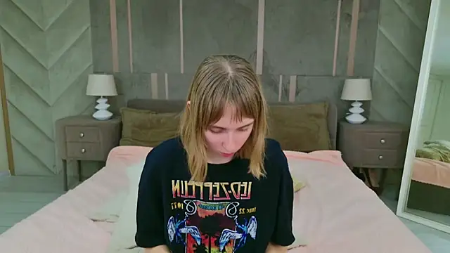 Snapshot of Beverly_Gomes chatting on 12, 10, 2025 Beverly Gomes online show from 12, 10, 2025