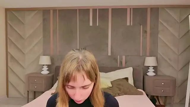 Snapshot of Beverly_Gomes chatting on 13, 10, 2025 Beverly Gomes online show from 13, 10, 2025