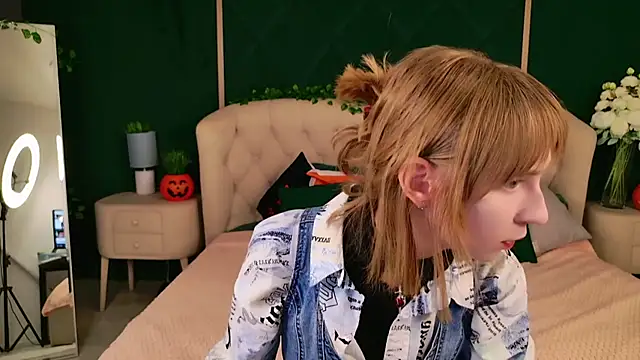 Snapshot of Beverly_Gomes chatting on 20, 10, 2025 Beverly Gomes online show from 20, 10, 2025