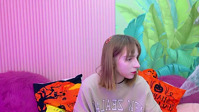 Snapshot of Beverly_Gomes chatting on 23, 10, 2025 Beverly Gomes online show from 23, 10, 2025