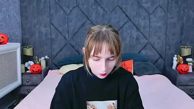 Snapshot of Beverly_Gomes chatting on 26, 10, 2025 Beverly Gomes online show from 26, 10, 2025