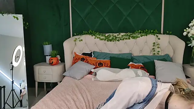 Snapshot of Beverly_Gomes chatting on 31, 10, 2025 Beverly Gomes online show from 31, 10, 2025