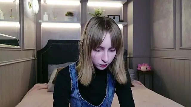 Snapshot of Beverly_Gomes chatting on 6, 11, 2025 Beverly Gomes online show from 6, 11, 2025