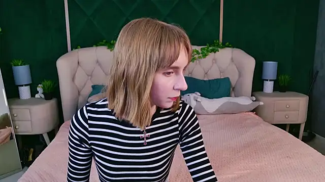 Snapshot of Beverly_Gomes chatting on 17, 11, 2025 Beverly Gomes online show from 17, 11, 2025