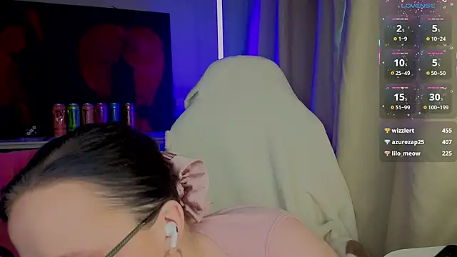 hornyprincess19 online show from 5, 12, 2025