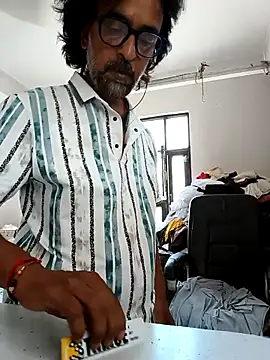 Snapshot of malhotra21 chatting on 27, 9, 2025 malhotra21 online show from 27, 9, 2025