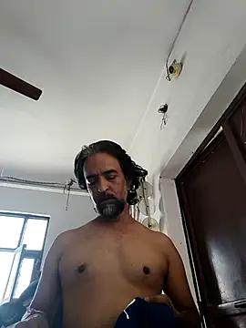 Snapshot of malhotra21 chatting on 12, 10, 2025 malhotra21 online show from 12, 10, 2025