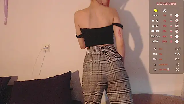 Snapshot of ohmycheryl chatting on 15, 10, 2025 ohmycheryl online show from 15, 10, 2025