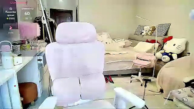 Snapshot of Diva_VVN chatting on 21, 10, 2025 Diva VVN online show from 21, 10, 2025