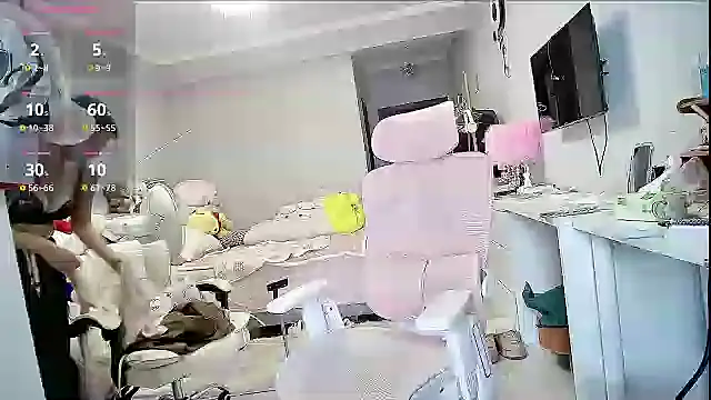 Snapshot of Diva_VVN chatting on 28, 10, 2025 Diva VVN online show from 28, 10, 2025