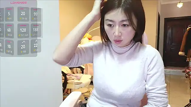 Snapshot of Diva_VVN chatting on 6, 11, 2025 Diva VVN online show from 6, 11, 2025