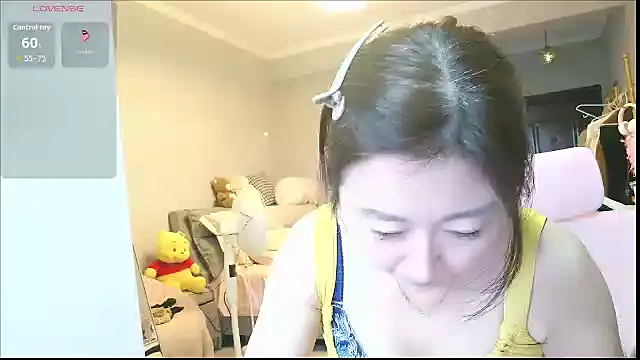 Snapshot of Diva_VVN chatting on 12, 11, 2025 Diva VVN online show from 12, 11, 2025