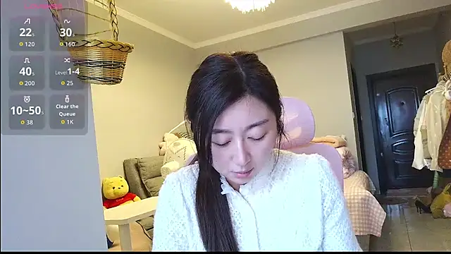 Snapshot of Diva_VVN chatting on 4, 12, 2025 Diva VVN online show from 4, 12, 2025