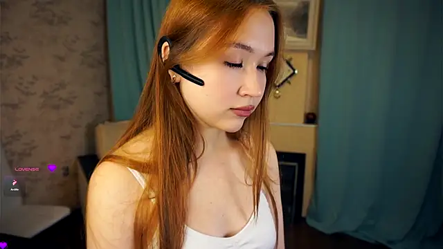 ShariTietge online show from 16, 10, 2025