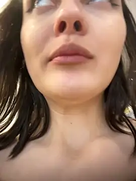 Snapshot of Apple_Brandy chatting on 10, 9, 2025 Apple Brandy online show from 10, 9, 2025