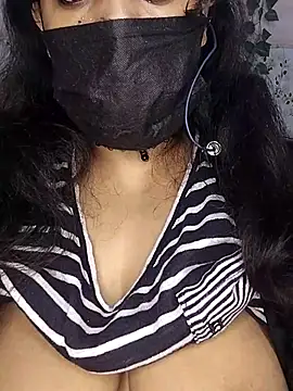 Snapshot of aliyaa9900 chatting on 15, 10, 2025 aliyaa9900 online show from 15, 10, 2025