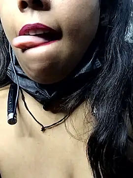 Snapshot of aliyaa9900 chatting on 9, 11, 2025 aliyaa9900 online show from 9, 11, 2025