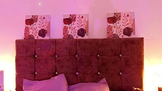 Snapshot of Dulce_Bella_ chatting on 28, 9, 2025 Dulce Bella online show from 28, 9, 2025