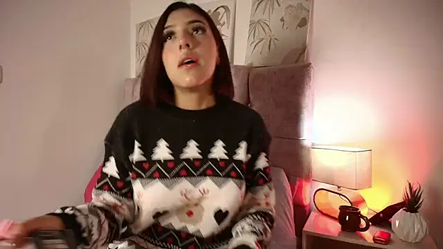 Snapshot of Dulce_Bella_ chatting on 14, 12, 2025 Dulce Bella online show from 14, 12, 2025