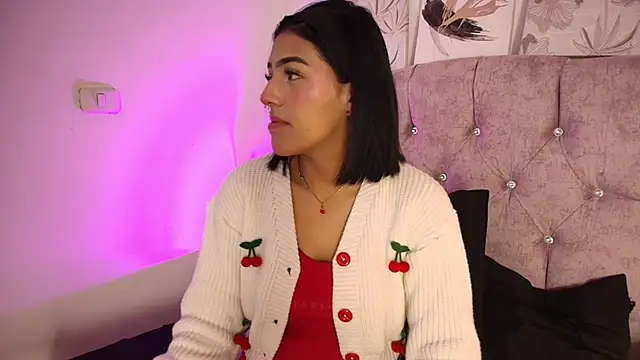 Snapshot of Dulce_Bella_ chatting on 3, 2, 2026 Dulce Bella online show from 3, 2, 2026