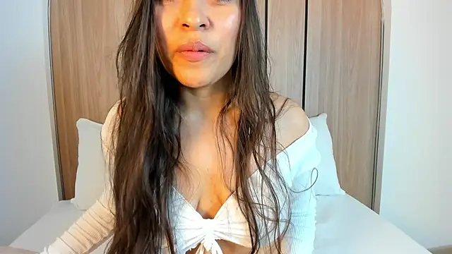 Snapshot of allie_bruce chatting on 20, 9, 2025 allie bruce online show from 20, 9, 2025