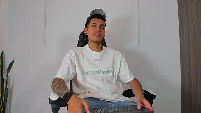 Snapshot of Nickyblazze_ chatting on 27, 9, 2025 Nickyblazze online show from 27, 9, 2025