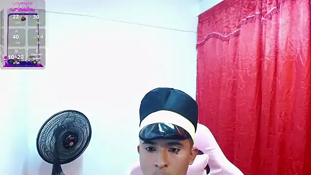 Snapshot of DayroDuran chatting on 8, 9, 2025 DayroDuran online show from 8, 9, 2025