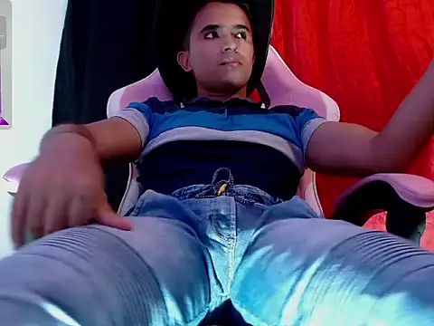 Snapshot of DayroDuran chatting on 13, 9, 2025 DayroDuran online show from 13, 9, 2025