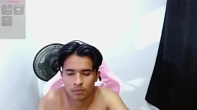 Snapshot of DayroDuran chatting on 30, 9, 2025 DayroDuran online show from 30, 9, 2025