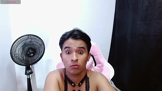 Snapshot of DayroDuran chatting on 1, 10, 2025 DayroDuran online show from 1, 10, 2025