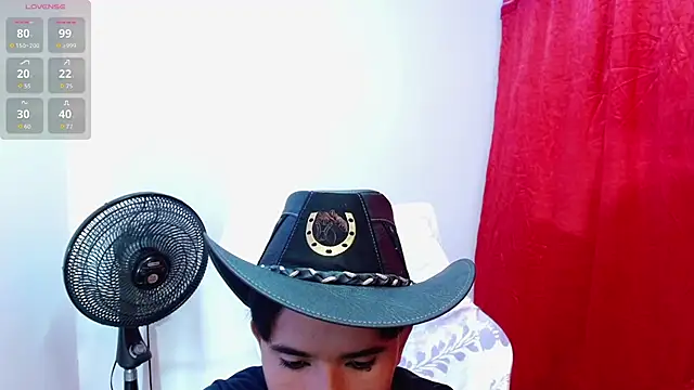 Snapshot of DayroDuran chatting on 11, 10, 2025 DayroDuran online show from 11, 10, 2025