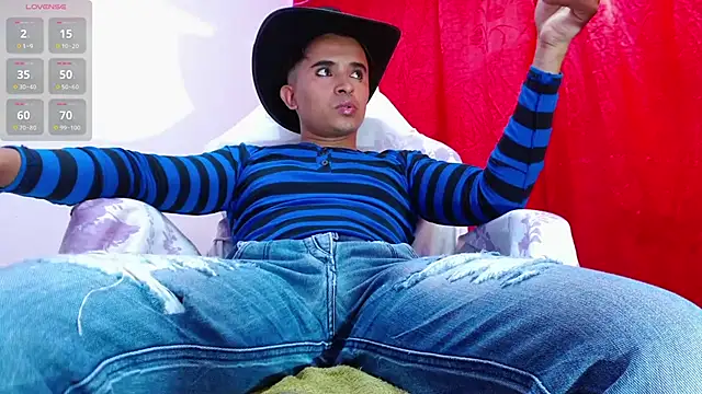 Snapshot of DayroDuran chatting on 12, 10, 2025 DayroDuran online show from 12, 10, 2025