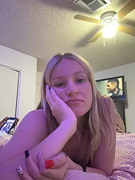 Snapshot of xoxooloveee chatting on 3, 7, 2026 xoxooloveee online show from 3, 7, 2026