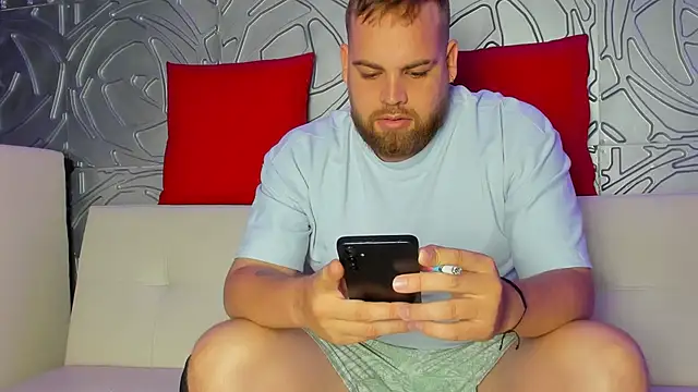 Snapshot of Sweetberryhot chatting on 25, 10, 2025 Sweetberryhot online show from 25, 10, 2025