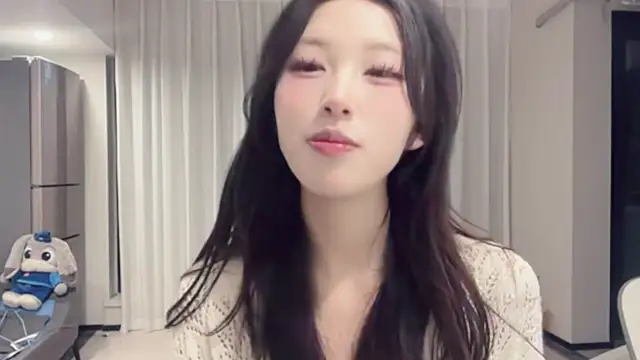 Snapshot of ZhaoZhao-ZM chatting on 12, 9, 2025 ZhaoZhao-ZM online show from 12, 9, 2025