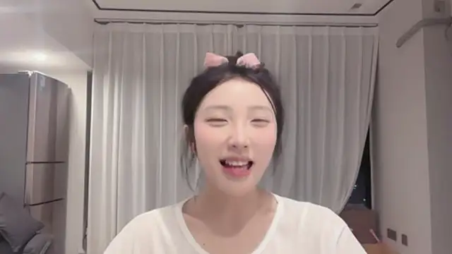 Snapshot of ZhaoZhao-ZM chatting on 17, 9, 2025 ZhaoZhao-ZM online show from 17, 9, 2025