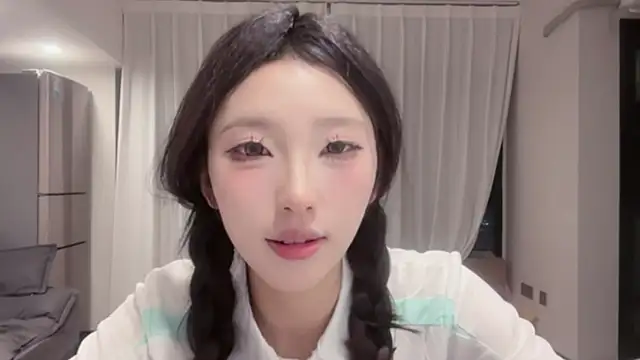 Snapshot of ZhaoZhao-ZM chatting on 19, 9, 2025 ZhaoZhao-ZM online show from 19, 9, 2025