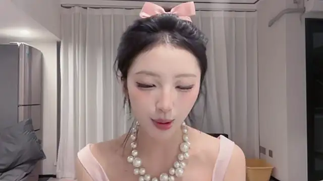 Snapshot of ZhaoZhao-ZM chatting on 3, 10, 2025 ZhaoZhao-ZM online show from 3, 10, 2025