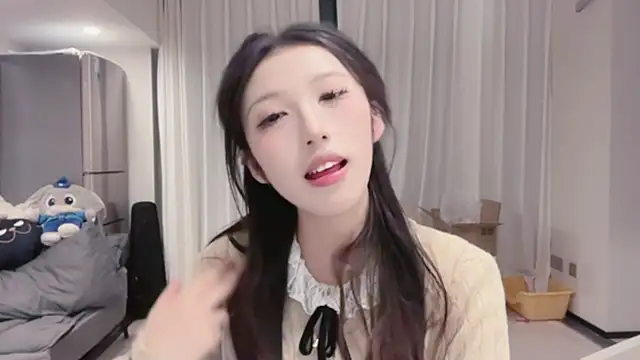 Snapshot of ZhaoZhao-ZM chatting on 18, 10, 2025 ZhaoZhao-ZM online show from 18, 10, 2025