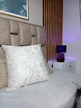 Tasha and Karl online show from 23, 9, 2025