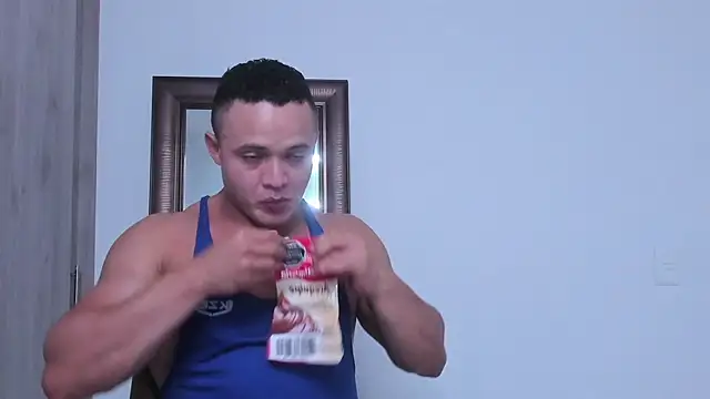 Snapshot of KingLevi01 chatting on 16, 10, 2025 KingLevi01 online show from 16, 10, 2025