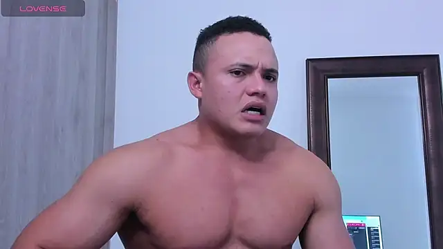 Snapshot of KingLevi01 chatting on 20, 10, 2025 KingLevi01 online show from 20, 10, 2025