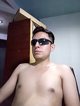 Snapshot of aczinovelez342 chatting on 10, 10, 2025 aczinovelez342 online show from 10, 10, 2025