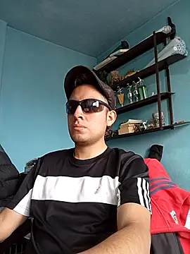 Snapshot of aczinovelez342 chatting on 10, 10, 2025 aczinovelez342 online show from 10, 10, 2025