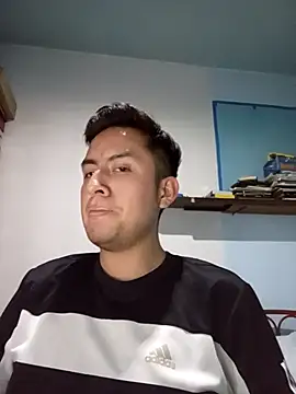 Snapshot of aczinovelez342 chatting on 12, 10, 2025 aczinovelez342 online show from 12, 10, 2025