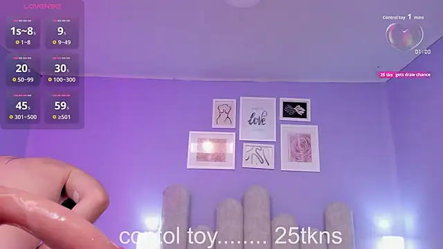 lucrecia sucker online show from 3, 10, 2025