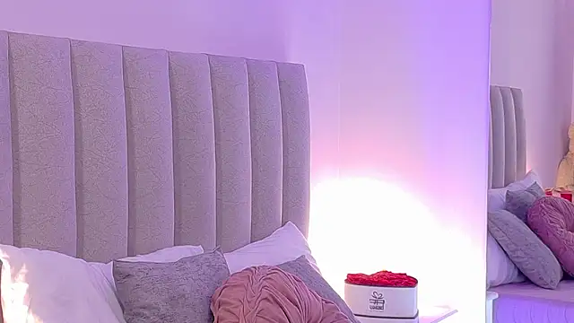 Snapshot of NicoleArmani chatting on 1, 12, 2025 NicoleArmani online show from 1, 12, 2025