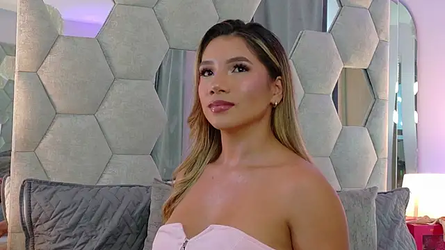 Snapshot of NicoleArmani chatting on 8, 2, 2026 NicoleArmani online show from 8, 2, 2026