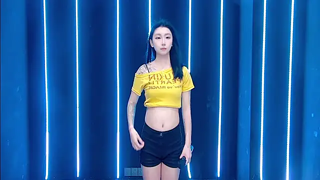 queen-001 online show from 27, 10, 2025